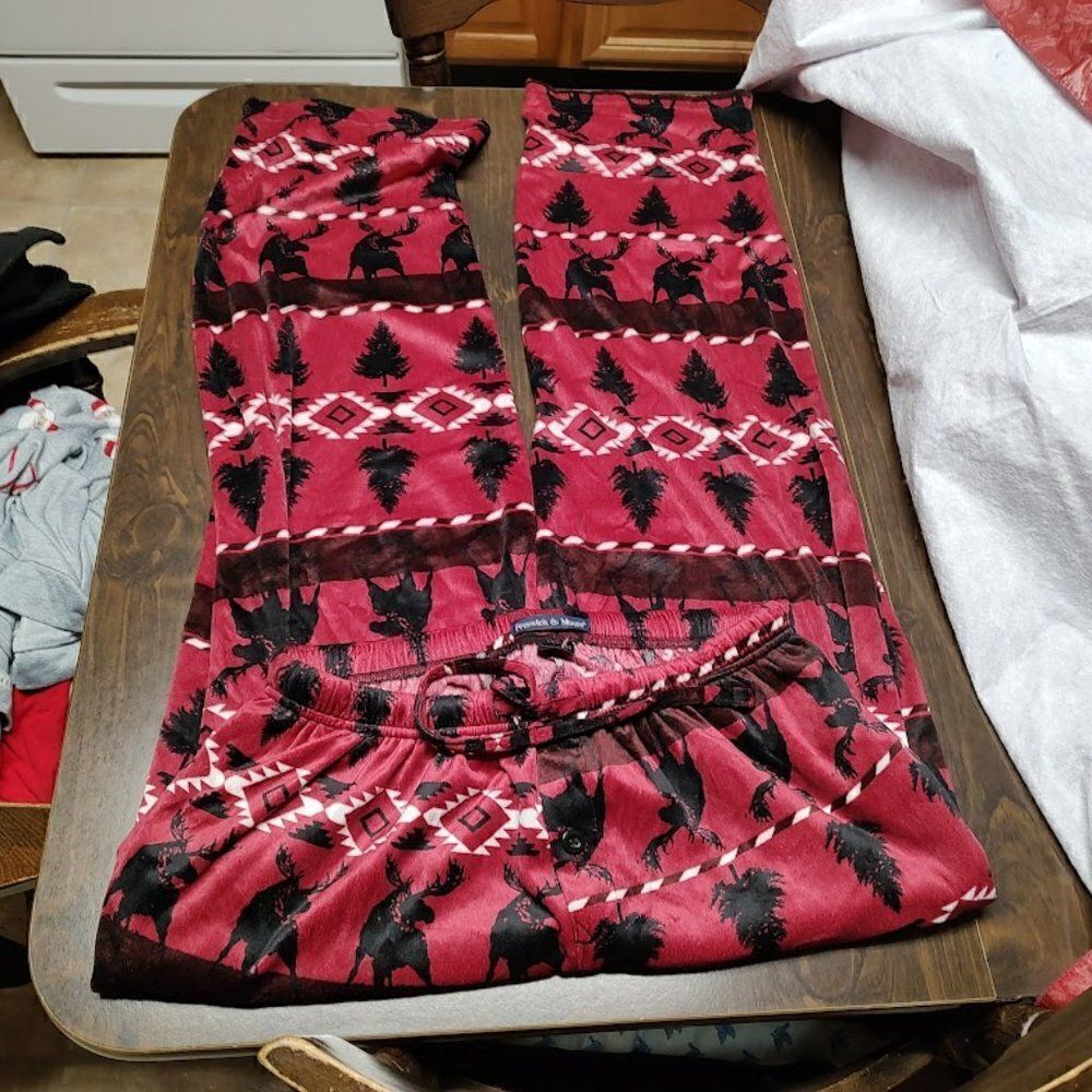 New Preswick & Moore Silky Fleece Burgundy Moose Tree Lounge Pants Size Men's L